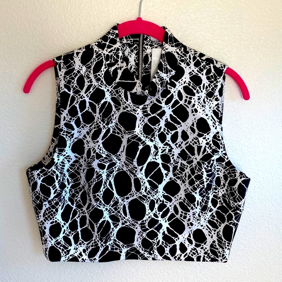 NWT Elizabeth & James Aisling Crop Top - Sz M - Picture 2 of 6